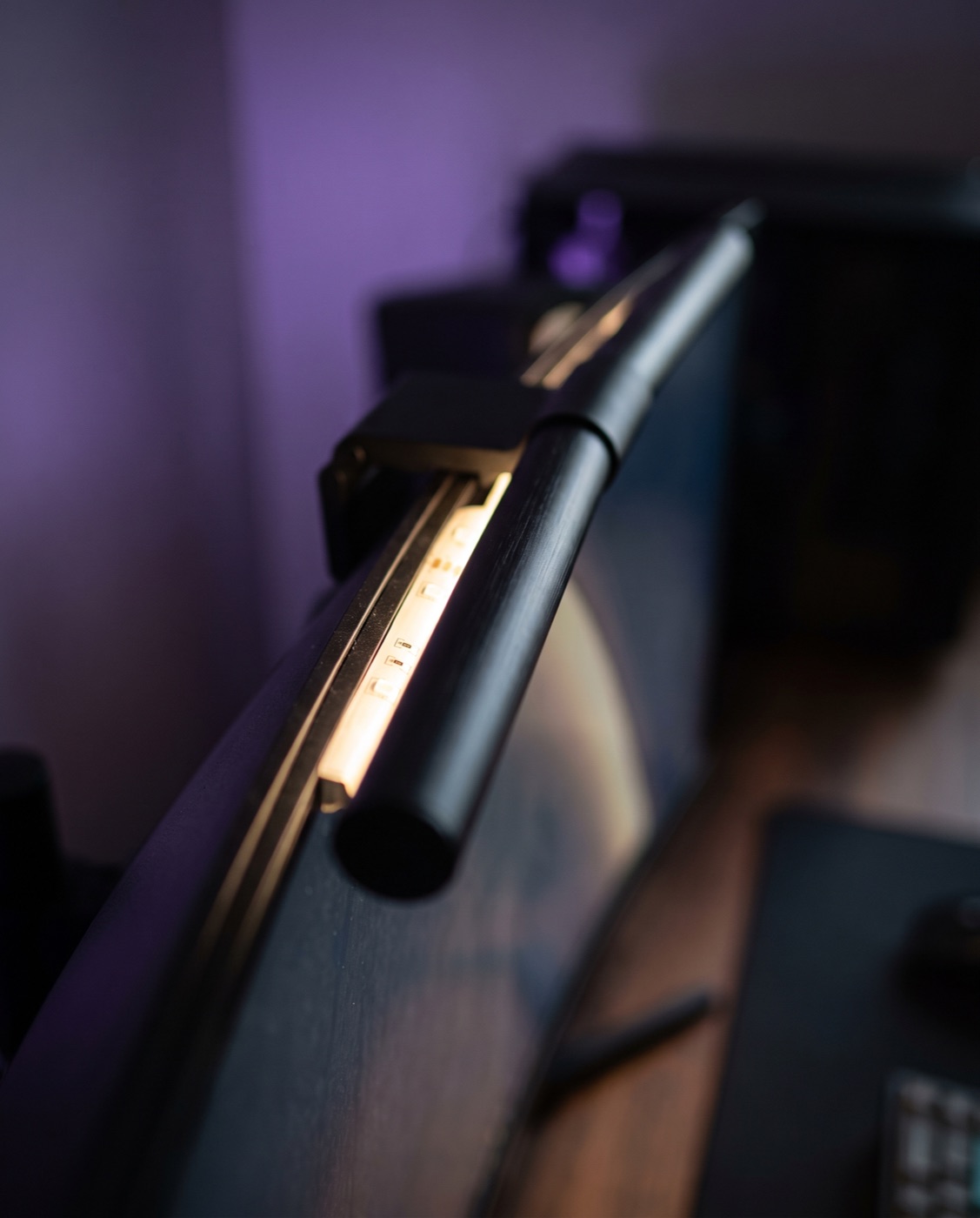 Close-up of the light bar's downward LED beam